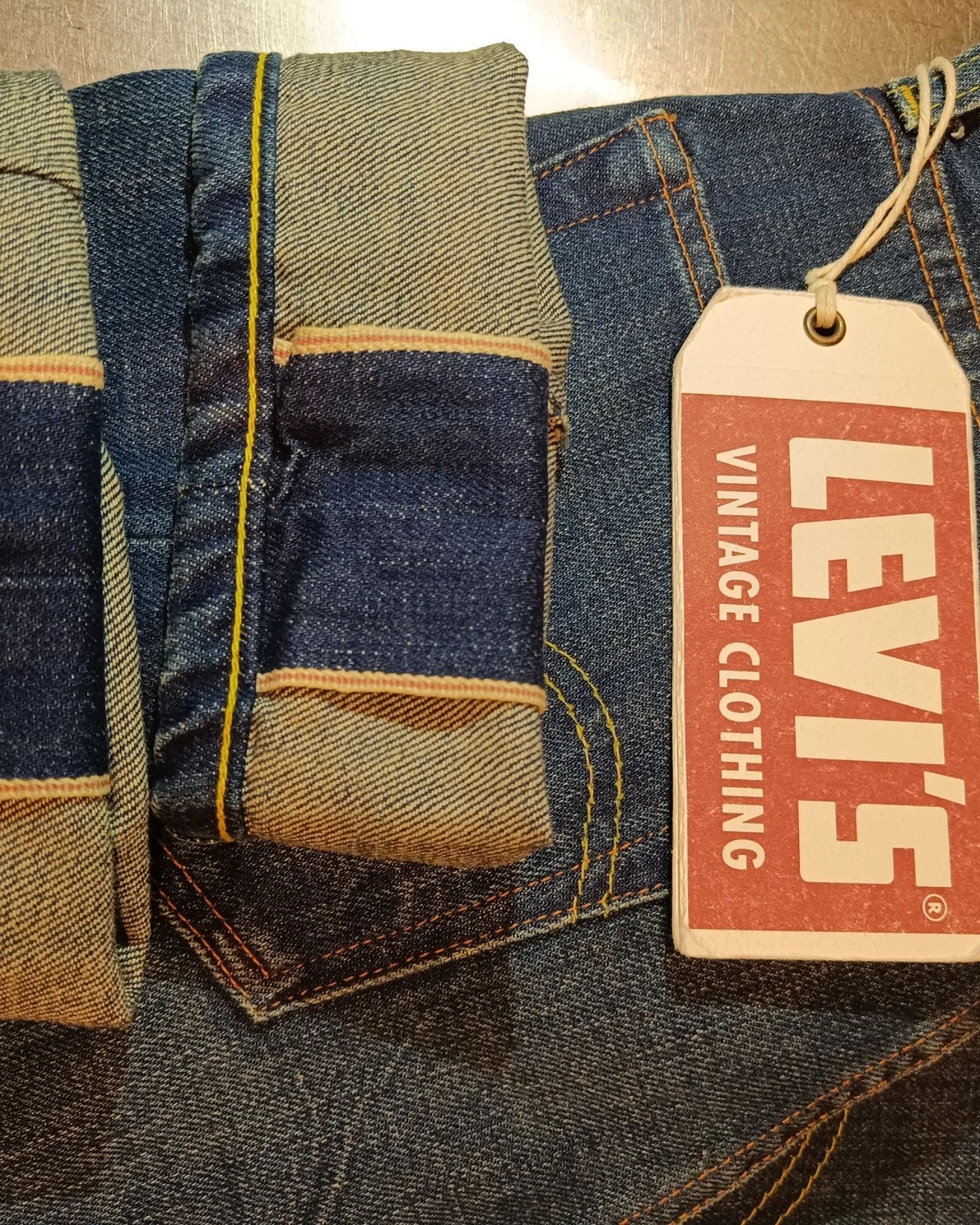 Новые джинсы мом  levis vintage clothing 701 big e selvedge