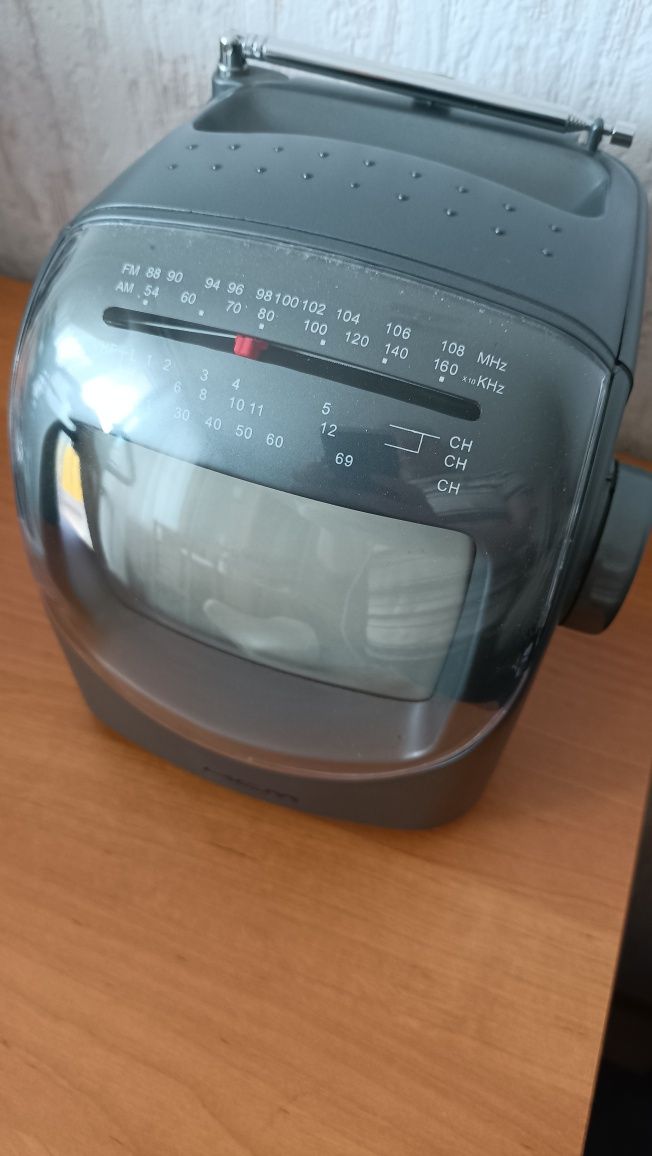 Telewizorek z radiem HCM Czarnobiały sprawny zabytek
