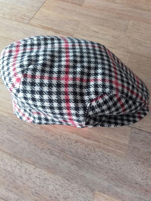 Kaszkiet Wigens wełniany .