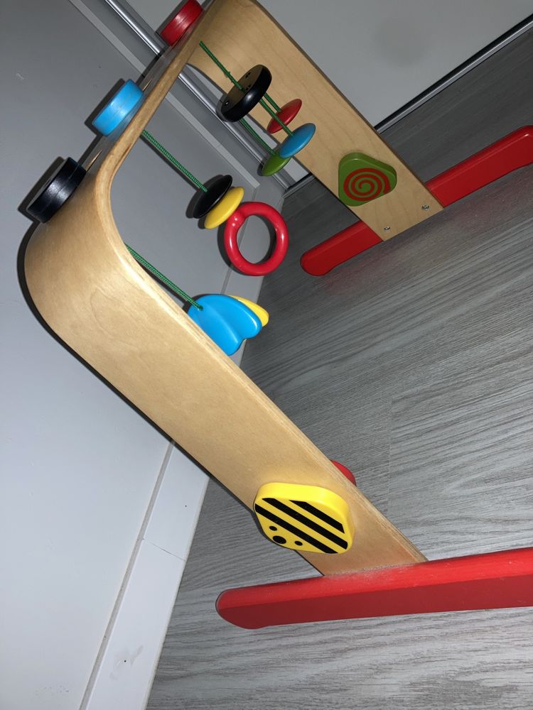Ginásio para bebé Leka do Ikea