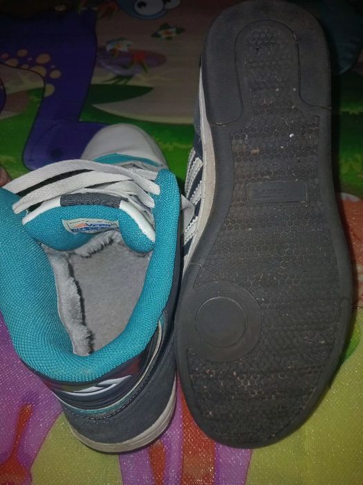 Женские зимние кроссовки