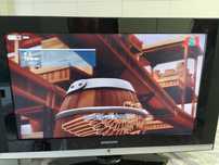 LCD Samsung 32" / TV - uma Sony de 14" / uma Philips de 28"
