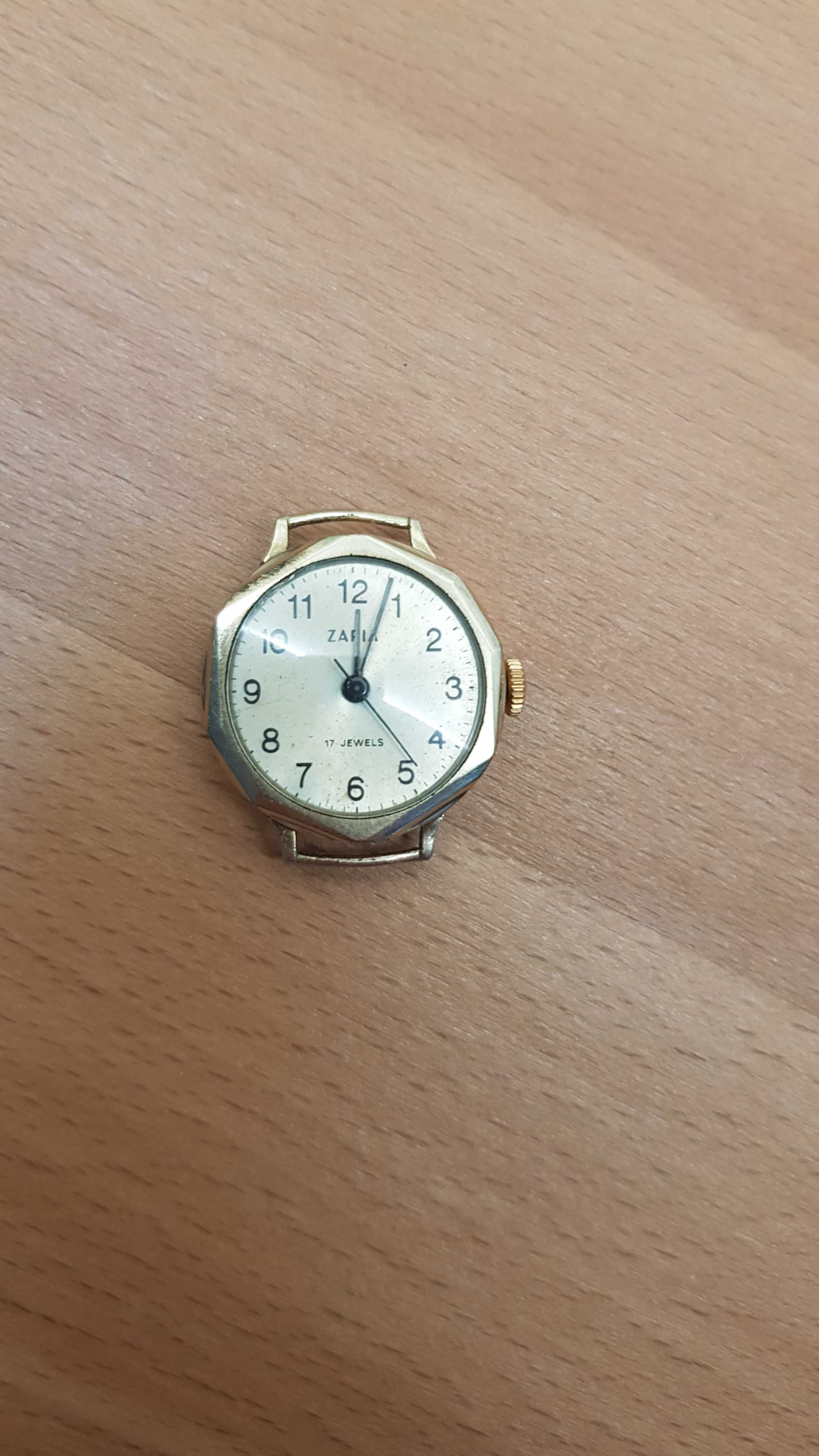 Stary zegarek *Zaria* Au