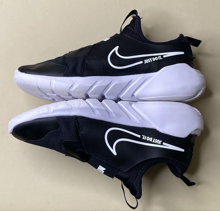 Кросівки NIKE.)(