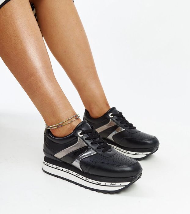 Czarne sneakersy na wysokiej podeszwie Mehari