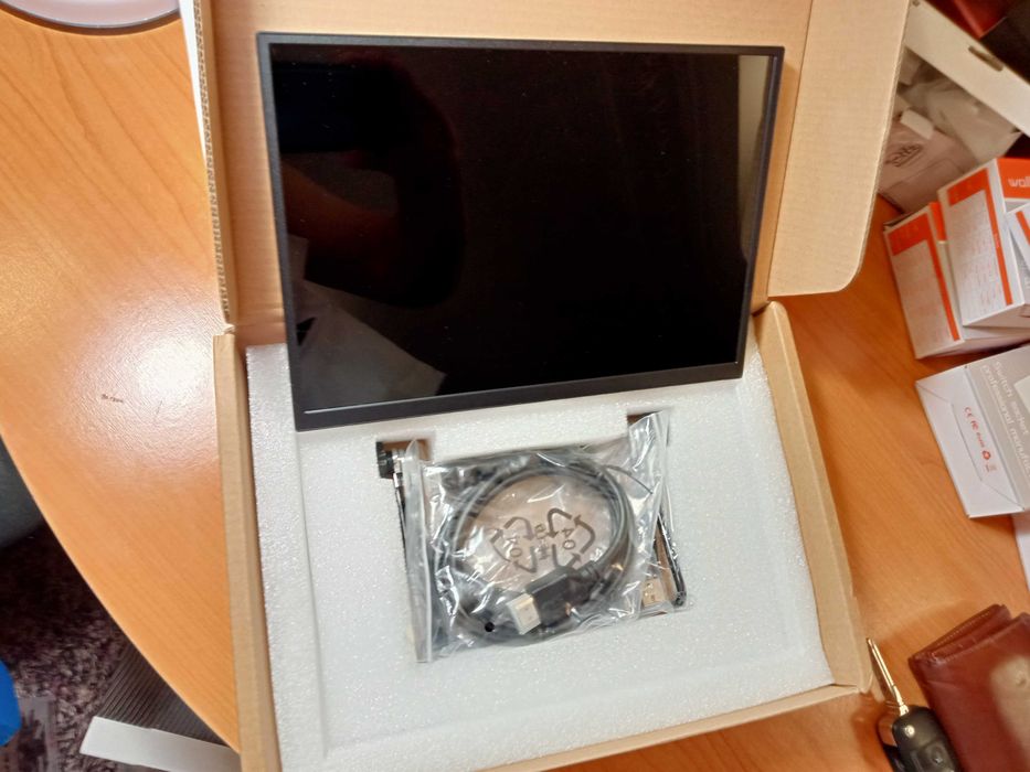 Monitor Universal 75€. Oportunidades