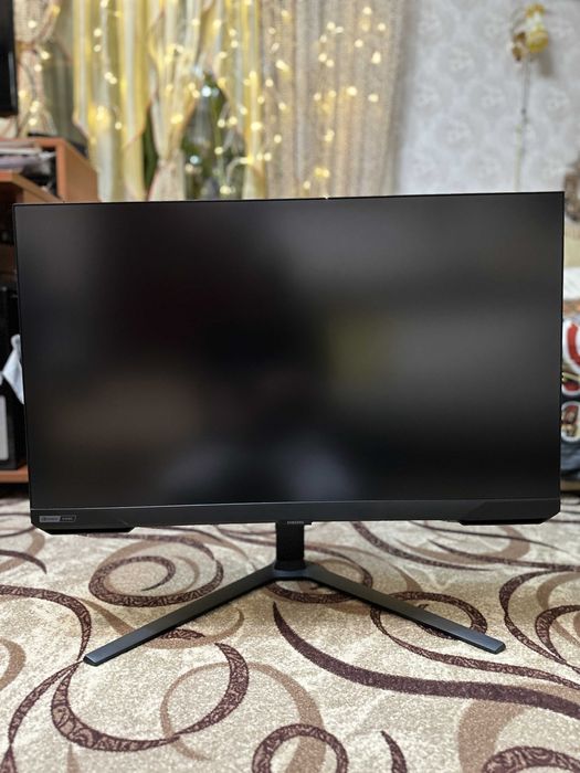 Б/У Монітор 32" Samsung (LS32BG700EIXUA) Ultra HD у Відмінному стані!