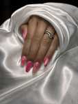 Unhas de gel e gelinho