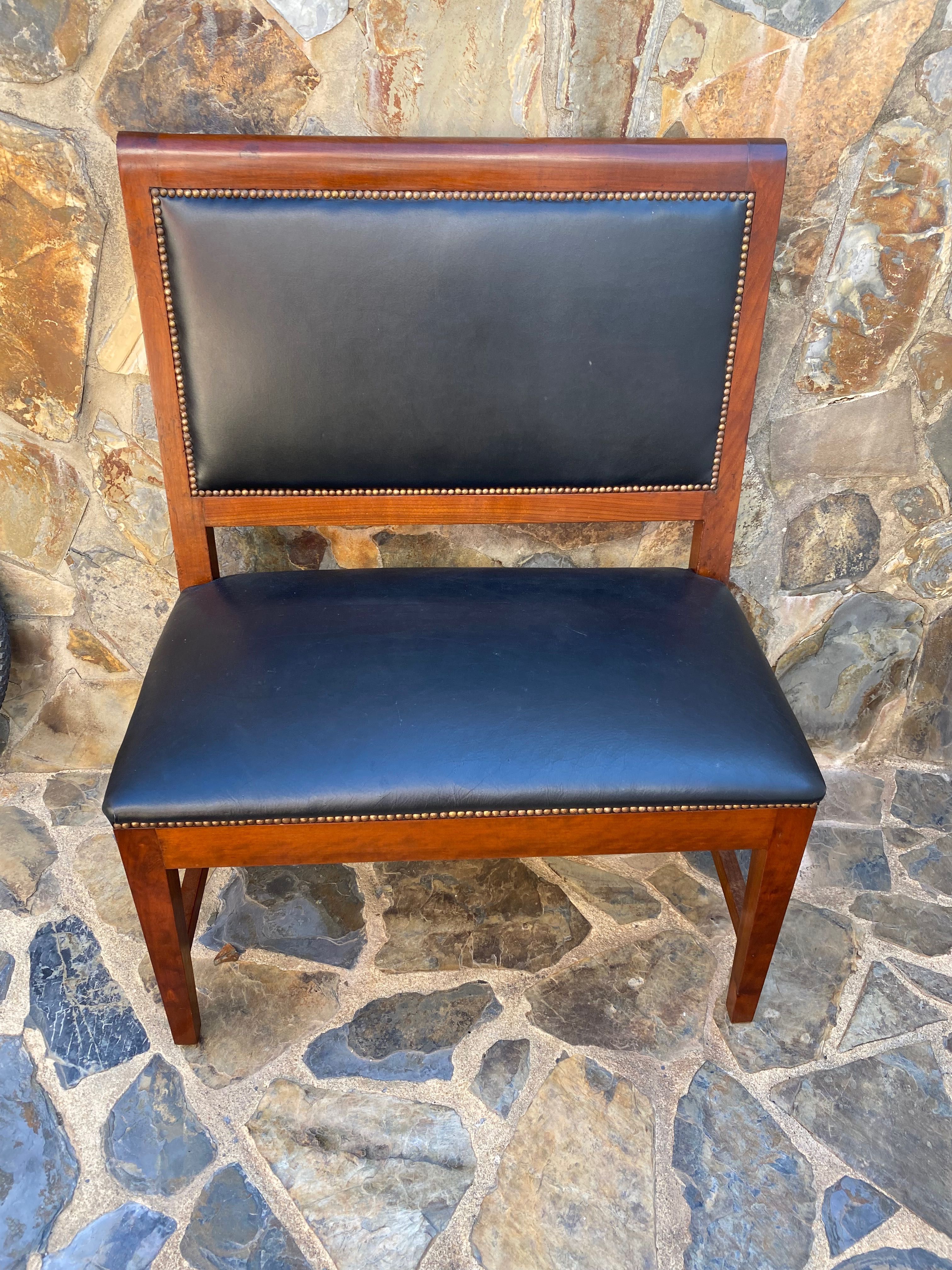 Cadeirão Canapé Madeira maciça Nogueira Pele 87 cm largura Séc XIX