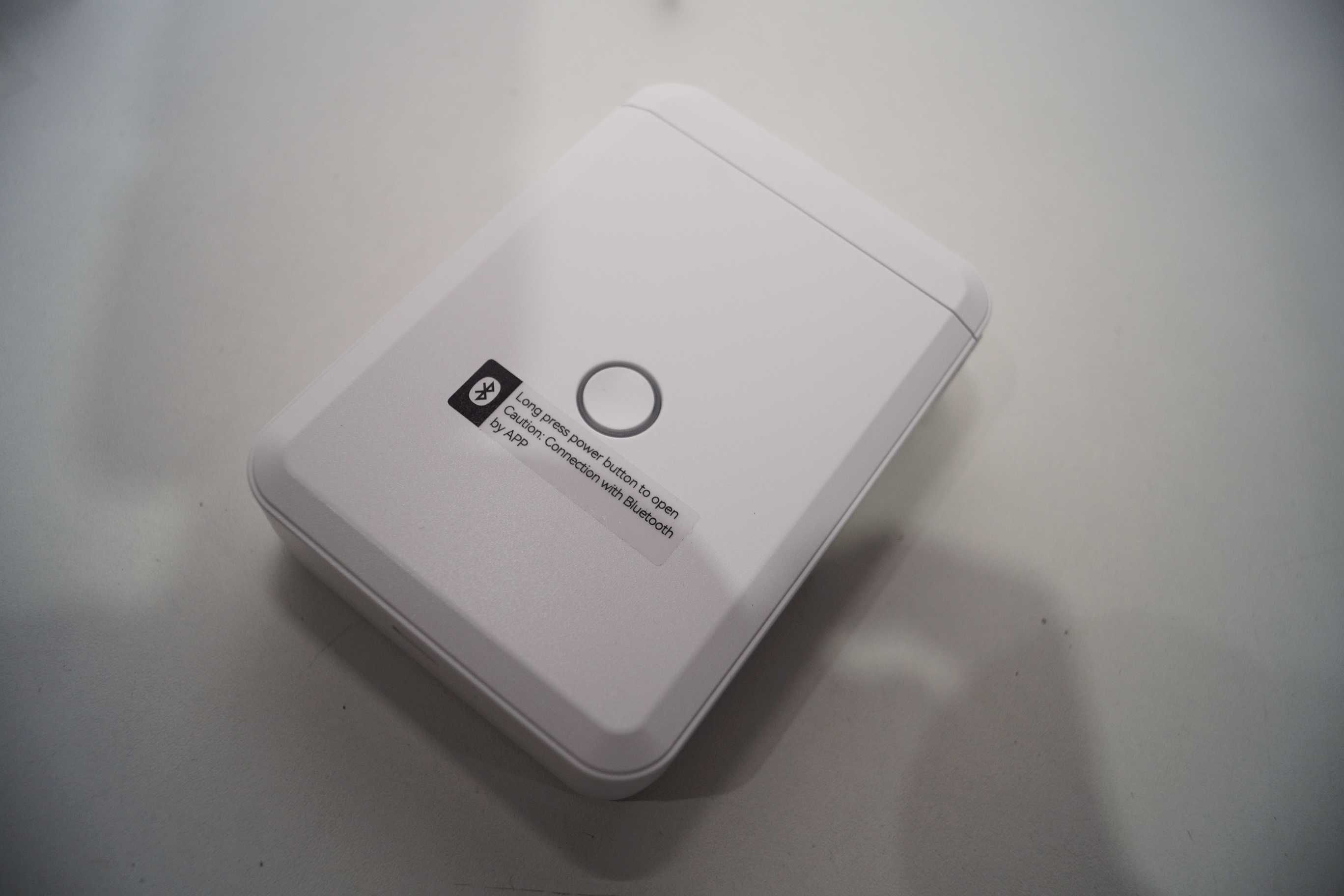Mini drukarka termiczna do etykiet etykieciarka NIIMBOT D110 biała