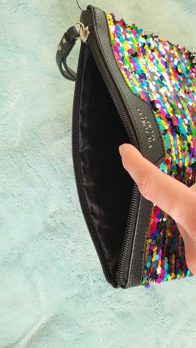 Cekinowa wielokolorowa kopertówka/ kosmetyczka Victoria's Secret