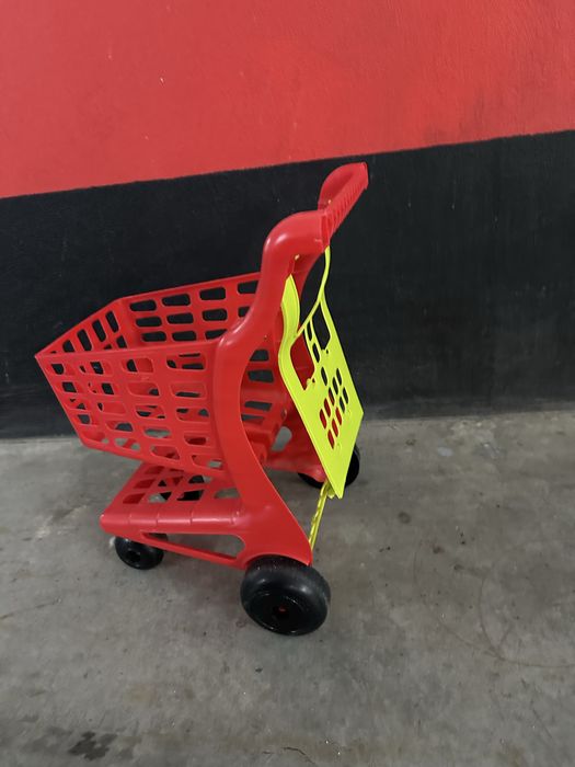 Cozinha e carro compras para brincar