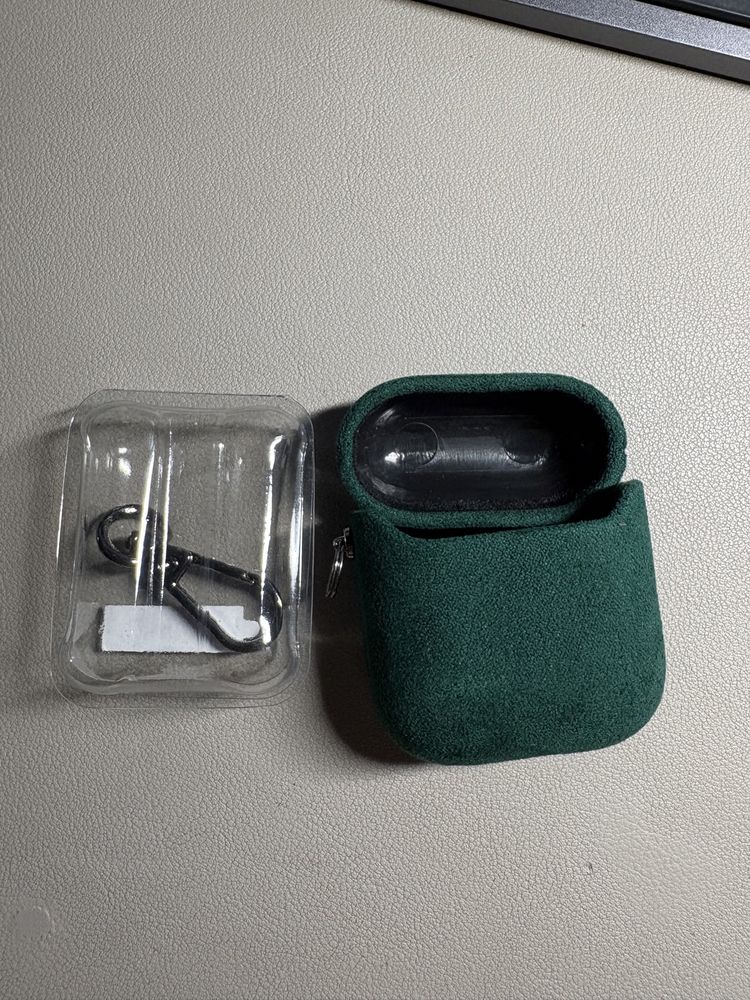 Etui z karabińczykiem do Apple AirPods 1/2
