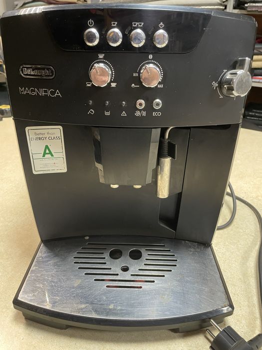 Кавовий апарат Delonghi  Magnifica