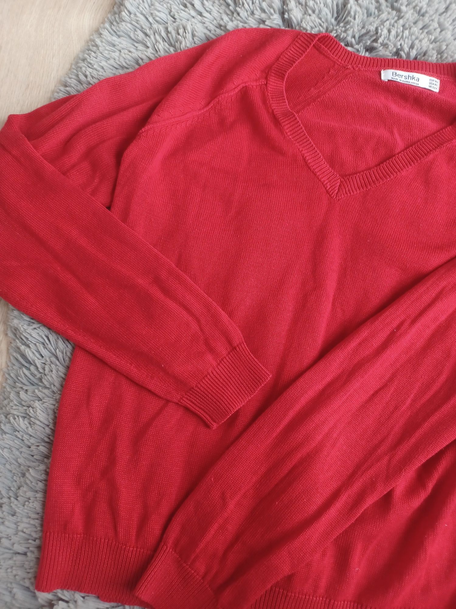 Czerwony sweterek damski xs bershka