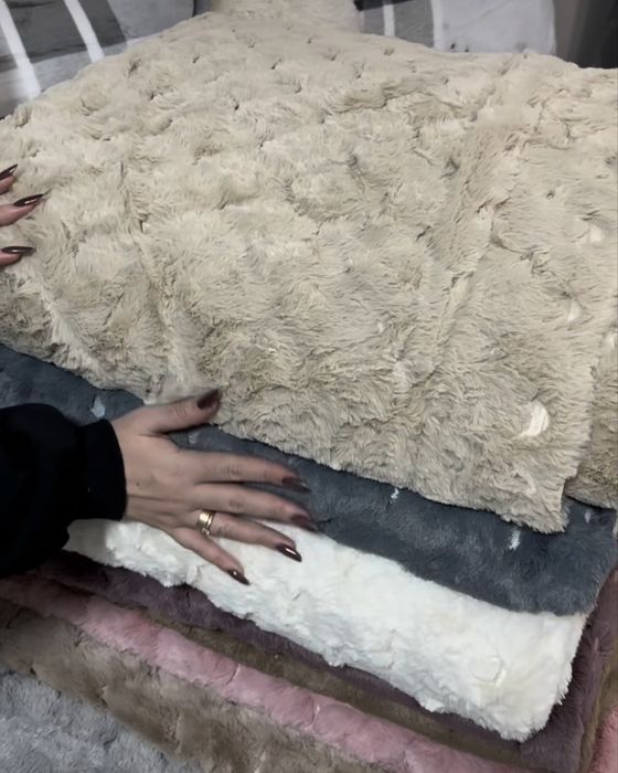 Розкішний двосторонній велюровий плед-покривало “Шиншила”