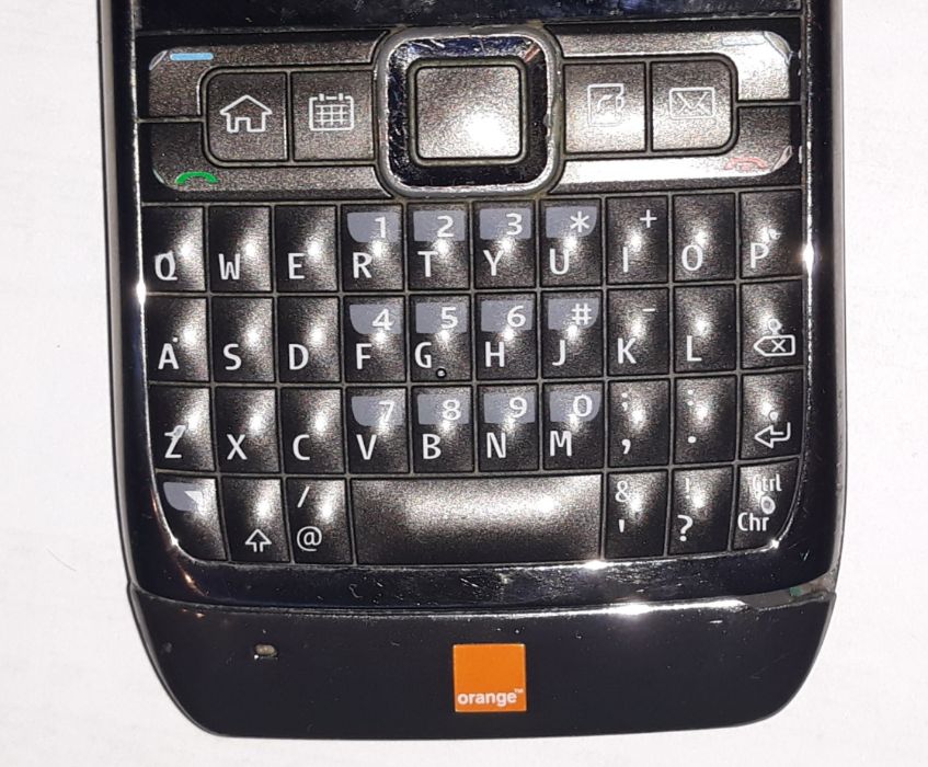 Telefon Nokia E71