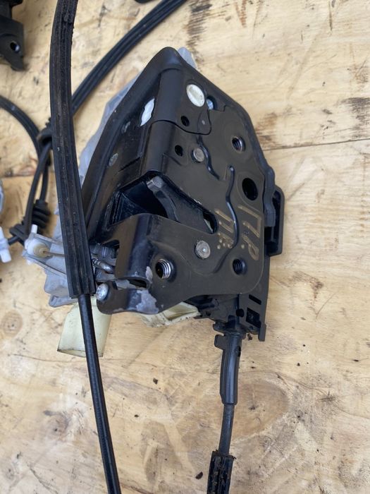 Замок дверей Дверний VW Passat B6 B7 Golf 4-5-6 Jetta 5 Touran Caddy