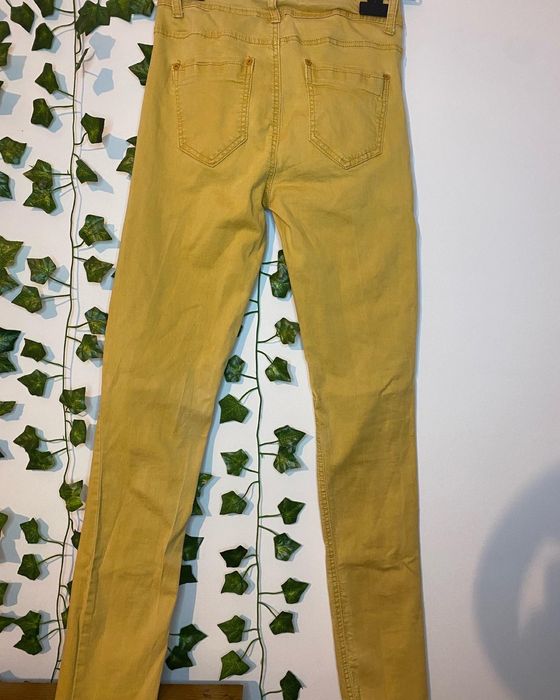 Calças jeans ganga e cor