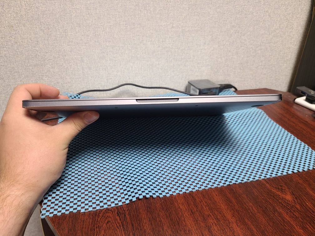 Apple Macbook Pro Retina 13 A1708 2017 Intel Core i5/8GB/SSD 256