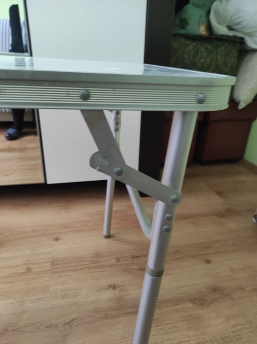 Sprzedam używany stolik składany na balkon lub taras ogród stan dobry