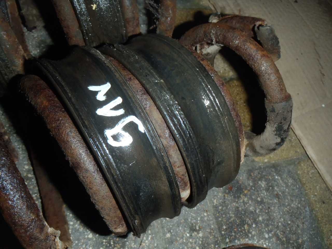 sprężyna guma usztywniająca odbój linka ręcznego fiat 126p maluch