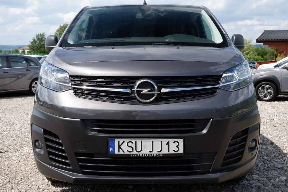 Opel Vivaro *Faktura-VAT *Nowe Opony *6 Osobowy *Nawigacja *Zadbany.