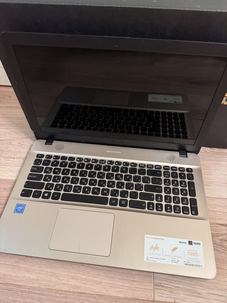 Ноутбук Asus 15.6/Windows 10