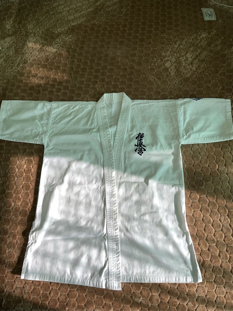 продам кимоно с поясом