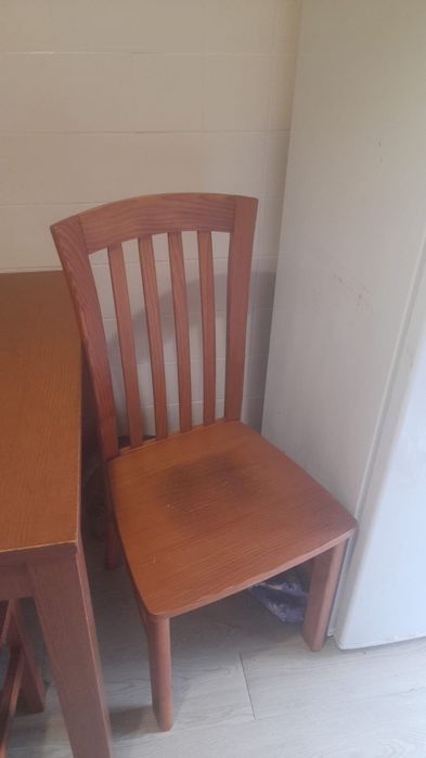 Mesa de Jantar Extensivel + 4 Cadeiras