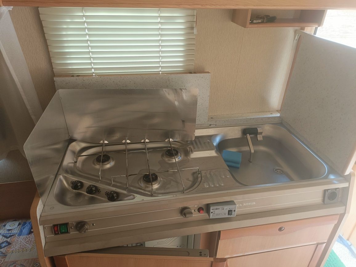 Vendo caravana Adria unica 431 DD