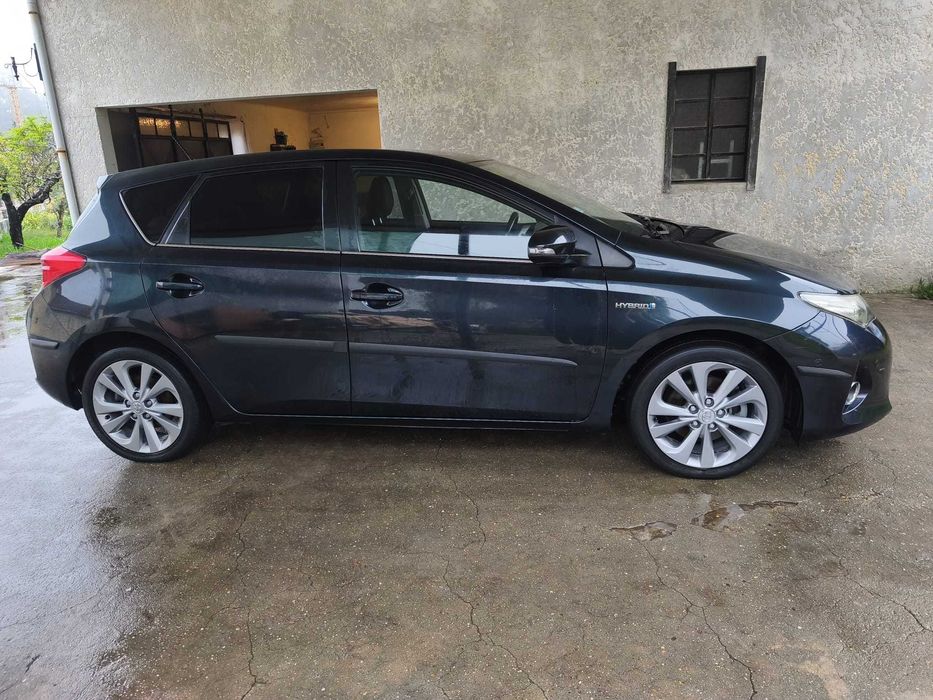 Toyota Auris HSD Hibrido Exclusive