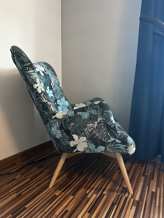 Fotel uszatek w kwiaty