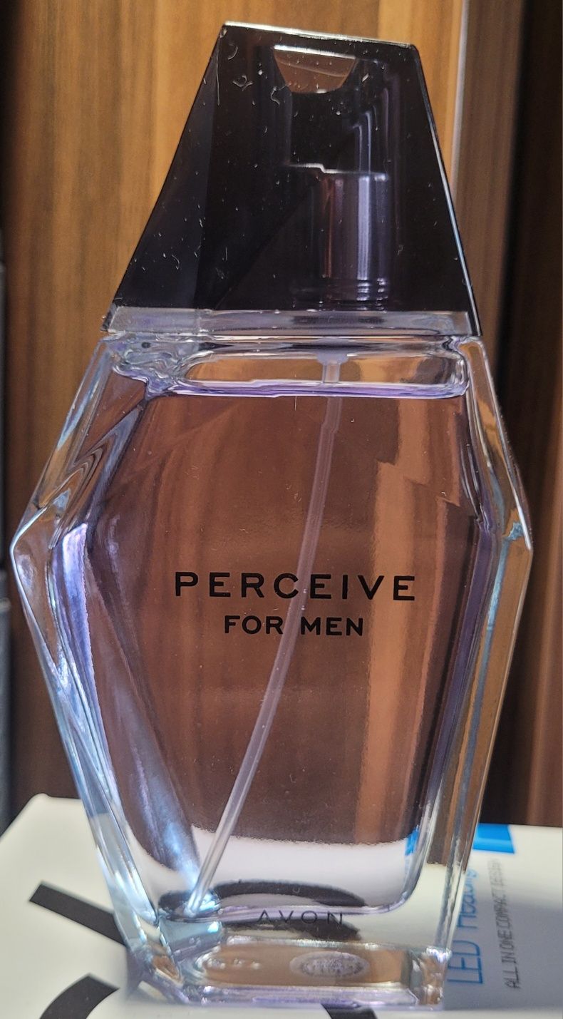 Percive MEN
100ml 
Percive for MEN 
W opakowaniu ni