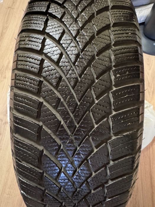 Зимові шини Bridgestone Blizzak LM005