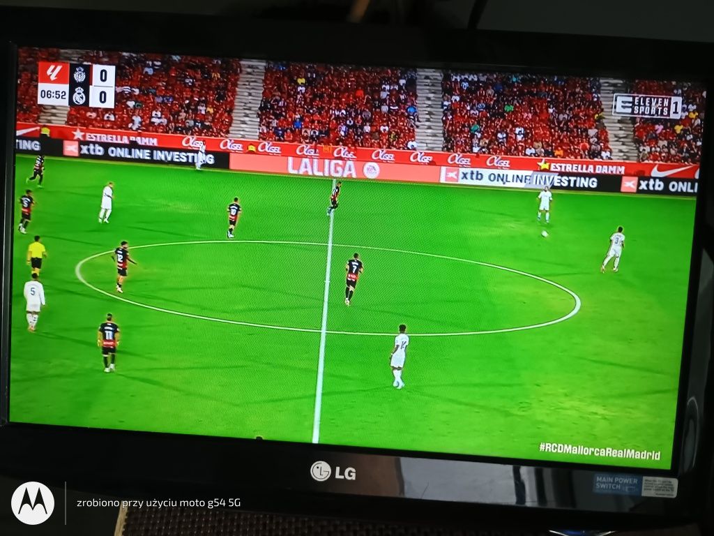 Telewizor 19'" LG Model 19LD320 + wieszak ścienny