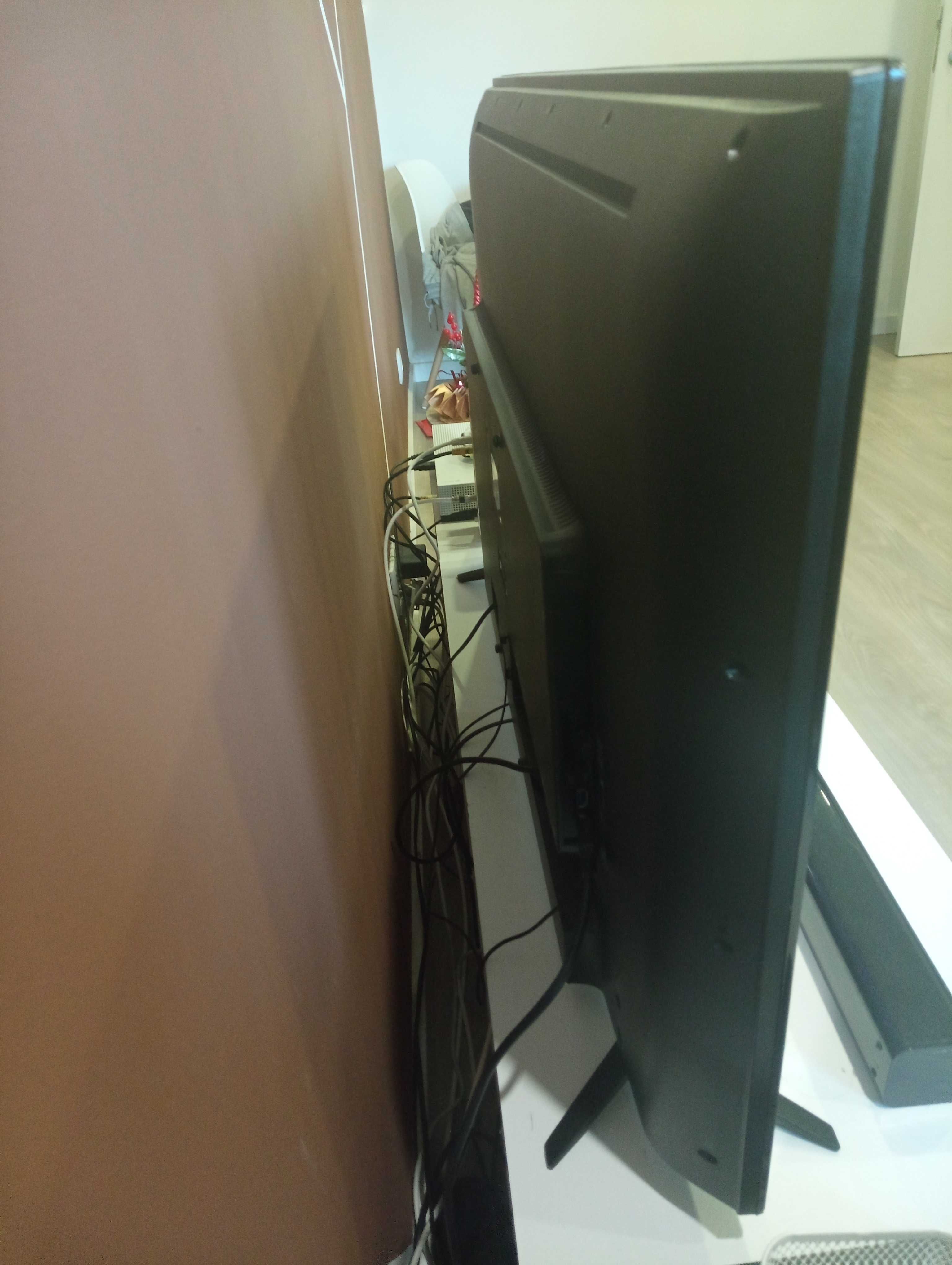 TV sharp 43" - Avariada