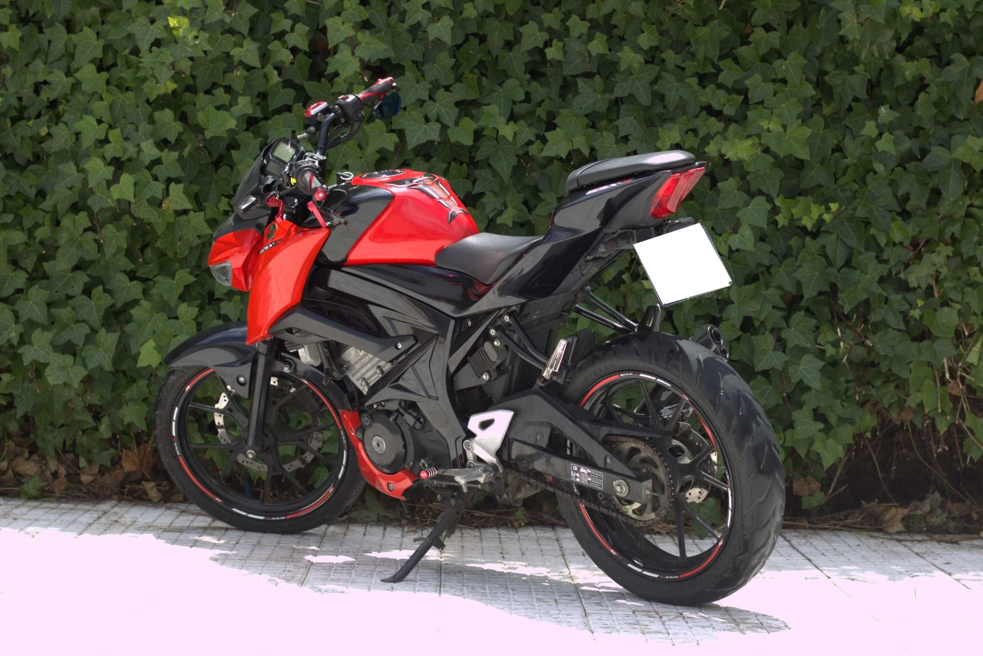 SUZUKI GSX-S 125 full extras!!!