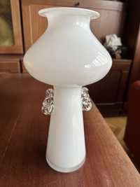 Sprzedam wazon białe szkło z huty Tarnowiec