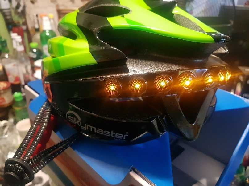 Sprzedam kask rowerowy multimedialny.
