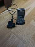 Telefon MaxCom z ładowarką