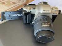 PENTAX MZ-50 z obiektywem i futerałem fotografia analogowa