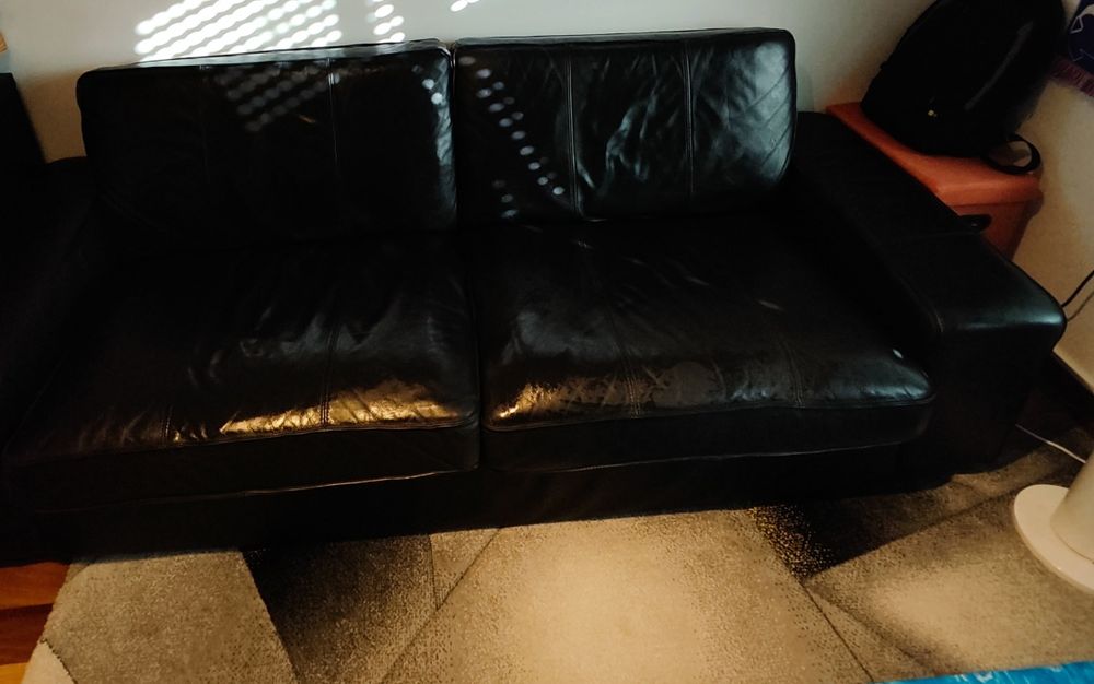 Kivik de 3 lugares em pele preta