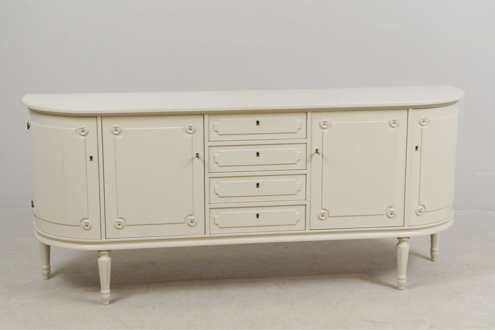 Biala komoda skandynawska