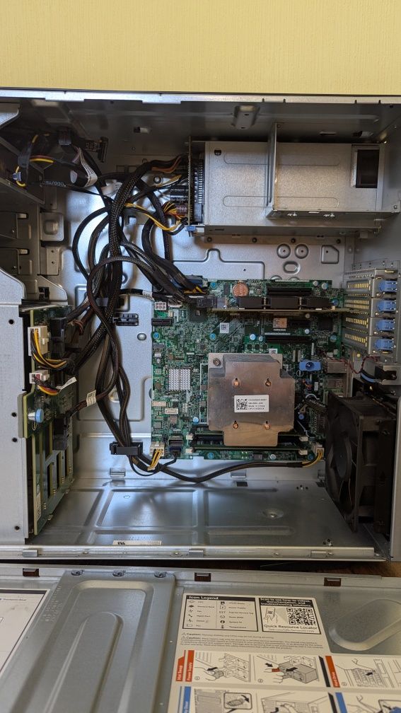 Dell PowerEdge  T330  E3-1270 v5 32GB