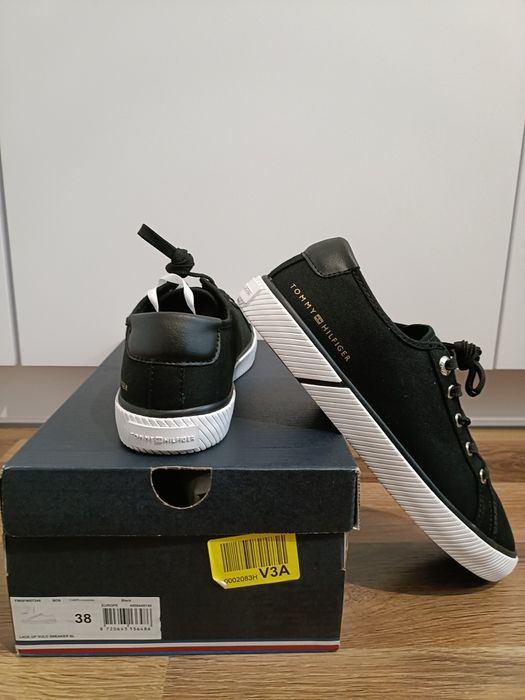 Buty sneakersy tenisówki Tommy Hilfiger r.38 czarne