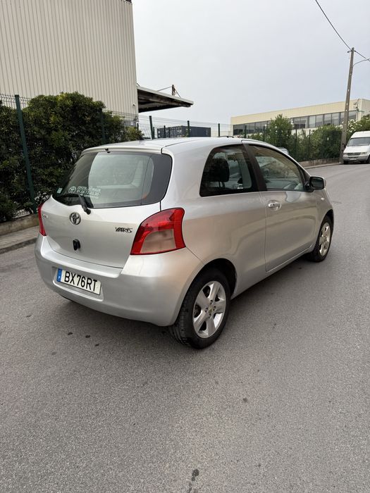 Vendo toyota yaris caixa automatica