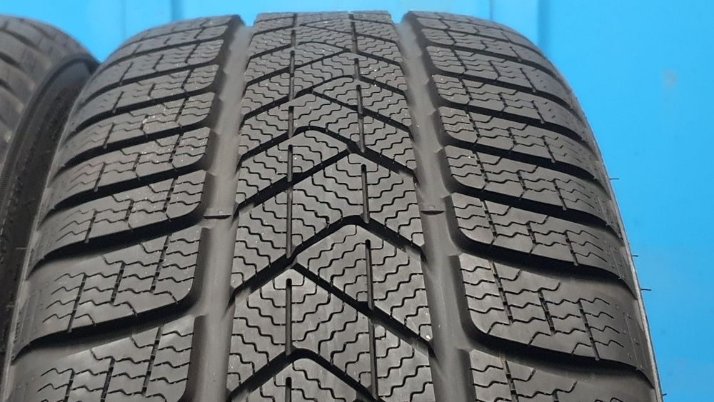 225/40 R18 Markowe opony zimowe Pirelli ! Rok 2023