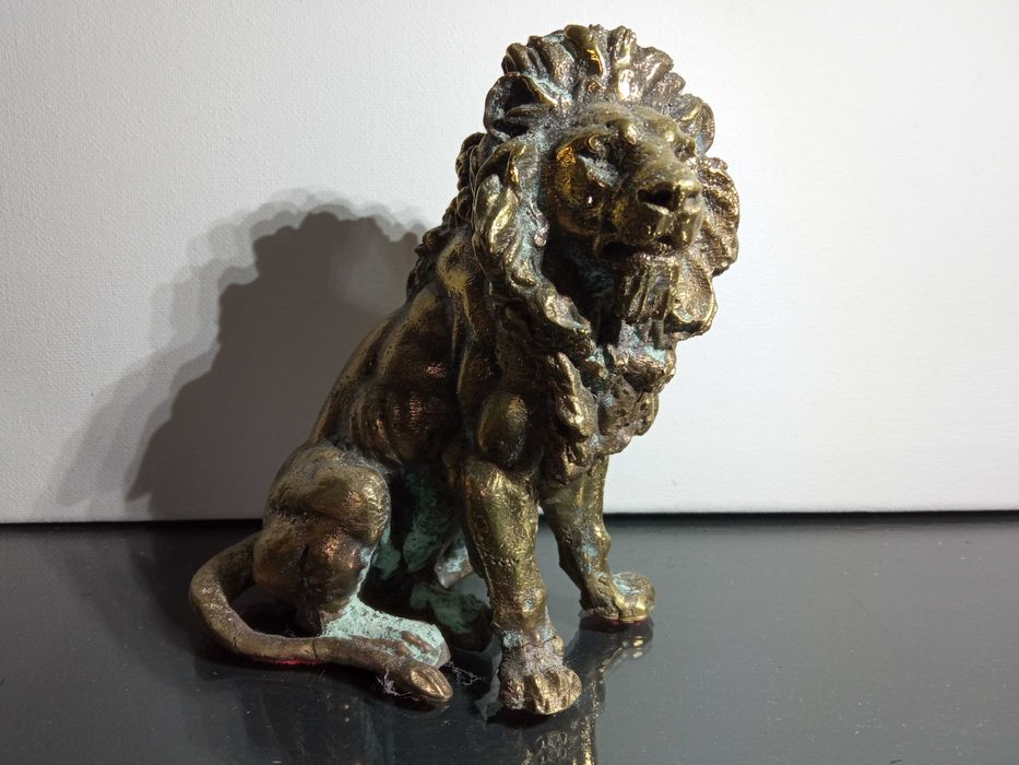 Estatueta em Metal