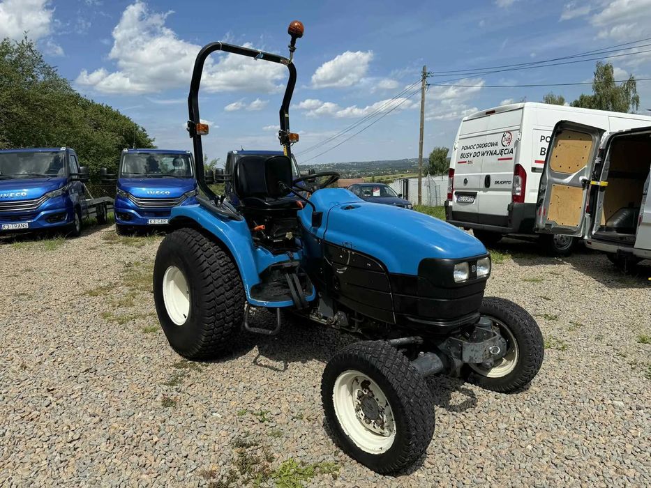 New Holland TC  NEW HOLLAND TC27D 4x4 Ciągnik Traktor Sadowniczy Ursus MF Zetor ISEKI